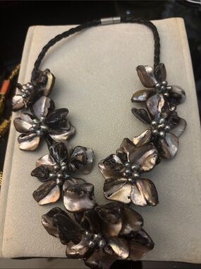 Black Mother of pearl flower statement necklace estate jewelry